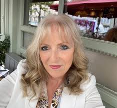 Hi all! I just wanted to introduce myself. Enjoying retirement to the full!  I live in Sussex, uk and with 2 of my daughters in Sydney plan to do some  travelling or