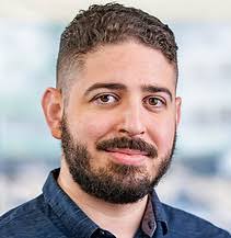 Resilience to Economic Shrinking: a social capability approach