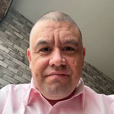 I need a male friend 🥺 I always see you in my recommended friends, will  you at least say hi to me ? Damn. Fet's luck tonight... but I'm 41 🫢