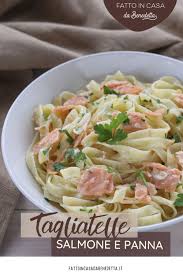 Tagliatelle Salmone E Panna Ricetta Facile Di Benedetta Nel 2020 Ricette Ricette Facili Primi Piatti