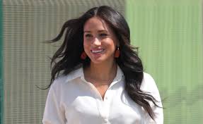 As a divorced woman named meghan, markle played close to type in one episode of the league. Meghan Markle Tragt Diesen Stiefel Trend Am Liebsten