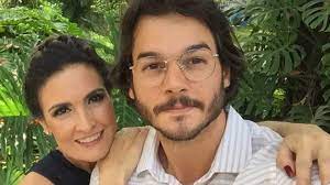 Fátima mostra vídeo de casal anunciando a gravidez para os amigos. Fatima Bernardes Separada E Anitta Gravida Em 2018 Dizem Videntes
