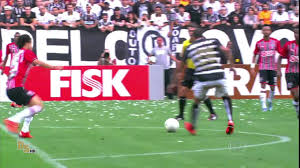 Líder, o são paulo enfrenta o corinthians na noite deste domingo (13), às 18h15 (de brasília), na neo química arena, em duelo válido pela 25ª rodada do campeonato brasileiro. Gols Corinthians 6 X 1 Sao Paulo Brasileirao 2015 Youtube
