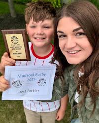 Yesterday was the first day of High School & Middle School ! Mya is a  Freshmen & Ty is a 6th grader. 📚🍎