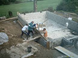 Le béton est le matériau le plus utilisé pour construire des piscines enterrées. Realisation D Un Banchage De Piscine Temoignage Et Exemples Construire Sa Piscine Com
