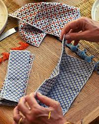 Sous forme de tablettes, de barre, à crochets, avec ou sans ventouses, etc. Serviettes De Table Alterosac The Trust Society