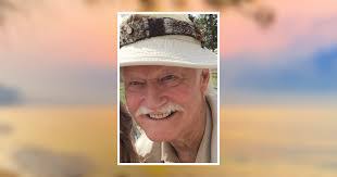 Robert Mcluckie's Instagram, Twitter & Facebook