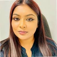 Lisa Reddy's Instagram, Twitter & Facebook