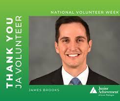 Betsy Piper's Instagram, Twitter & Facebook