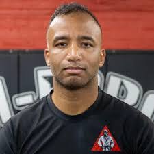 Elvis Serrano's Instagram, Twitter & Facebook