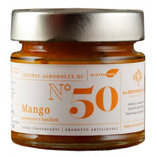 While this homemade mango chutney is delicious with curry, try it with cold meats to jazz. Alessio Brusadin Chutney Di Mango Peperoni E Basilico Chutney Agrodolci Chutney Artigianali Avvenice