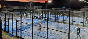 Beim ski club ettlingen wurde am wochenende die erste indoor padel halle eröffnet. Padel Tennis Alle 20 Standorte In Osterreich Herold
