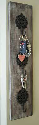 On y pend les différents trousseaux, qui sont mis en évidence. Porte Cles Mural Fait Maison Voici 20 Idees Originales