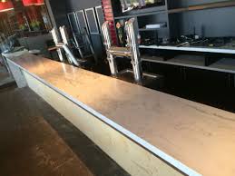 Comptoir Bar En Beton Imitation Marbre Restaurant Houston Laval Comptoir De Bar Comptoir Restaurant