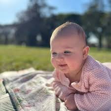 Crispín de Crispín, el perro que era su propio dueño Cuando mi hermana  Norah y yo éramos pequeñas, nuestro abuelo acostumbraba a regalarnos libros  de cuentos. Uno de ellos hablaba de Crispín