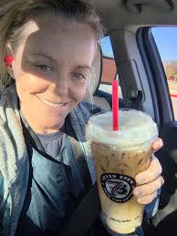 Hey guys :)) I've been getting the same drink forever. A Carmel macchiato  with cold foam. Never really experimented with the flavors. Until the other  day….this is the best drink I've ever