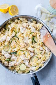 Chicken Zucchini Pasta With Creamy Lemon Garlic Sauce Everyday Delicious