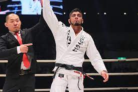 To do so, he had to win three fights. Rizin 28 Results Videos Roberto Satoshi Wins Lightweight Belt With 72 Second Submission Mma Fighting