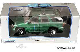 Watch as our sales manager does a features overview and walk through on this ebony twilight metallic. Gmc Yukon Denali Suv By Welly 1 18 Scale Diecast Model Car Wholesale 9863gn