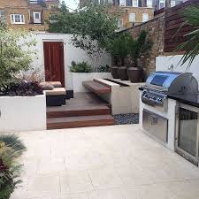 Contemporary Chelsea Town Garden A Zone For Relaxing And Entertaining Urban Garden Design Courtyard Gardens Design Contemporary Garden Design