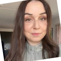 100+ perfiles de «Brobeck»