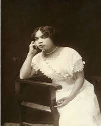 Manet Harrison Fowler, Classical Soprano and Musician born