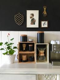 Kuchendetails Bei Mimameise Schwarze Wand Holzelemente Und Weisse Fliesen Tolle Kombination Living Wo Weisse Fliesen Schwarze Wand Innenarchitektur Kuche