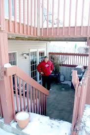 Gruenhagens need a four-foot favor: Eldridge family's dilemma raises  setback issue again