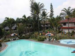 Terdiri dari 3 type hotel dengan mewahnya fasilitas yang ada, sangat disayangkan hotel ini tidak di kelola dengan baik soal pelayanannya. 8 Resort Di Puncak Di Bawah 800 Ribu Dengan Fasilitas Lengkap
