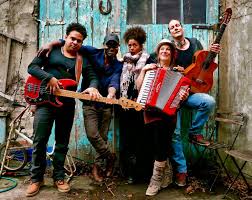 Lied over het knuffelen van bomen