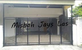 Selalu lapisi material besi pada pagar dengan cat antikarat dan beri finishing cat besi yang cocok untuk luar ruangan. Pintu Pagar Besi Lipat Minimalis Misbah Jaya Las
