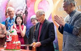 Recipient singapore honor medal, national trade union congress, 1987. Hi Life