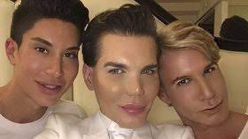 Yet the czech hunk, who lives in prague, is still securing plenty of modelling jobs thanks. Robert Paulat Vse O Tematu Blesk Cz