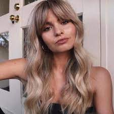 Curtain Bangs Blonde Hair Dark Eyebrows Blonde Hair Inspiration Balayage Long Hair