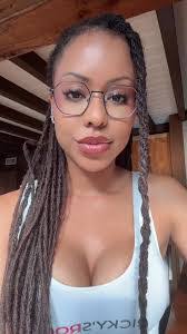 Kira Norman's Instagram, Twitter & Facebook