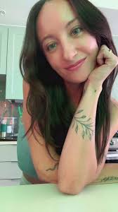 M A R I S S A 🍄🌈💜 (@marissadare)