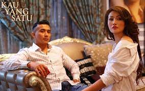 Aaron aziz, izara aishah, soo wincci. Kau Yang Satu On Moviebuff Com