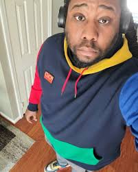 When your homie sneaks your hoodie around her