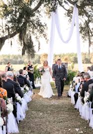 Forrest Pond Lodge Southeast Georgia Wedding Venue Carrie Charles Lovely Lakeside Oak Draped Outdoor Wedding Georgia Wedding Venues Wedding Georgia Wedding