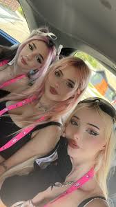 Lauren Burch X પર: TwitchCon day 2 was a blast <3 You all were so sweet  🥺🤍 t.co06ndeJJkx7  X