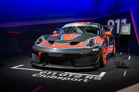 Remember when air conditioning was an option? Porsche 911 Gt2 Rs Clubsport Is A Track Only 700 Hp Monster