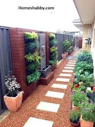 Pada rumah bergaya modern yang juga mengusung desain taman minimalis di depan rumah. Inspirasi Desain Taman Kecil Untuk Lahan Terbatas Homeshabby Com Design Home Plans Home Decorating And Interior Design