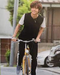 まりりん on instagram この長い長い下り坂をー 君を自転車の後ろに乗せてー 通勤はたいていチャリです 結構な登り坂なので 電動無敵 ゆずの夏色がエンドレスリピート 歌詞は下り坂言うてますけど 廉を後ろに乗せて青春やり直した style