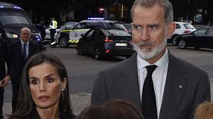 Los reyes Felipe y Letizia, muy afectados, llegan a Valencia para apoyar a las víctimas del incendio en Campanar
