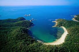 Bahias De Huatulco This Is Paradise On Earth If You Are Looking For A Space To Rest Swim And To Admire T Bahias De Huatulco Lugares Para Ir Viajes En Mexico