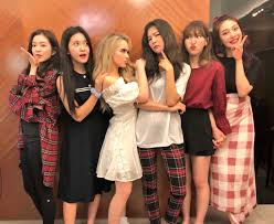 Ez On Twitter Red Velvet Velvet Sabrina Carpenter