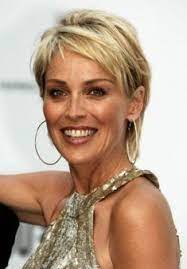 Best Haircut For Over 50 Woman With Jowls And Hooded Eyelids Google Search Long Face Hairstyles Womens Hairstyles Old Hairstyles