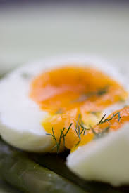 Oeufs Mollets Sauce Nordique Et Asperges Vertes Food For Love Oeuf Mollet Cuisine Norvegienne œufs