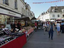 Bienvenue sur le guide pratique de la consommation locale. L Un Des Plus Beau Marche D Indre Et Loire Avis De Voyageurs Sur Marche De Loches Loches Tripadvisor