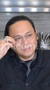 Abbas Farhat's Instagram, Twitter & Facebook